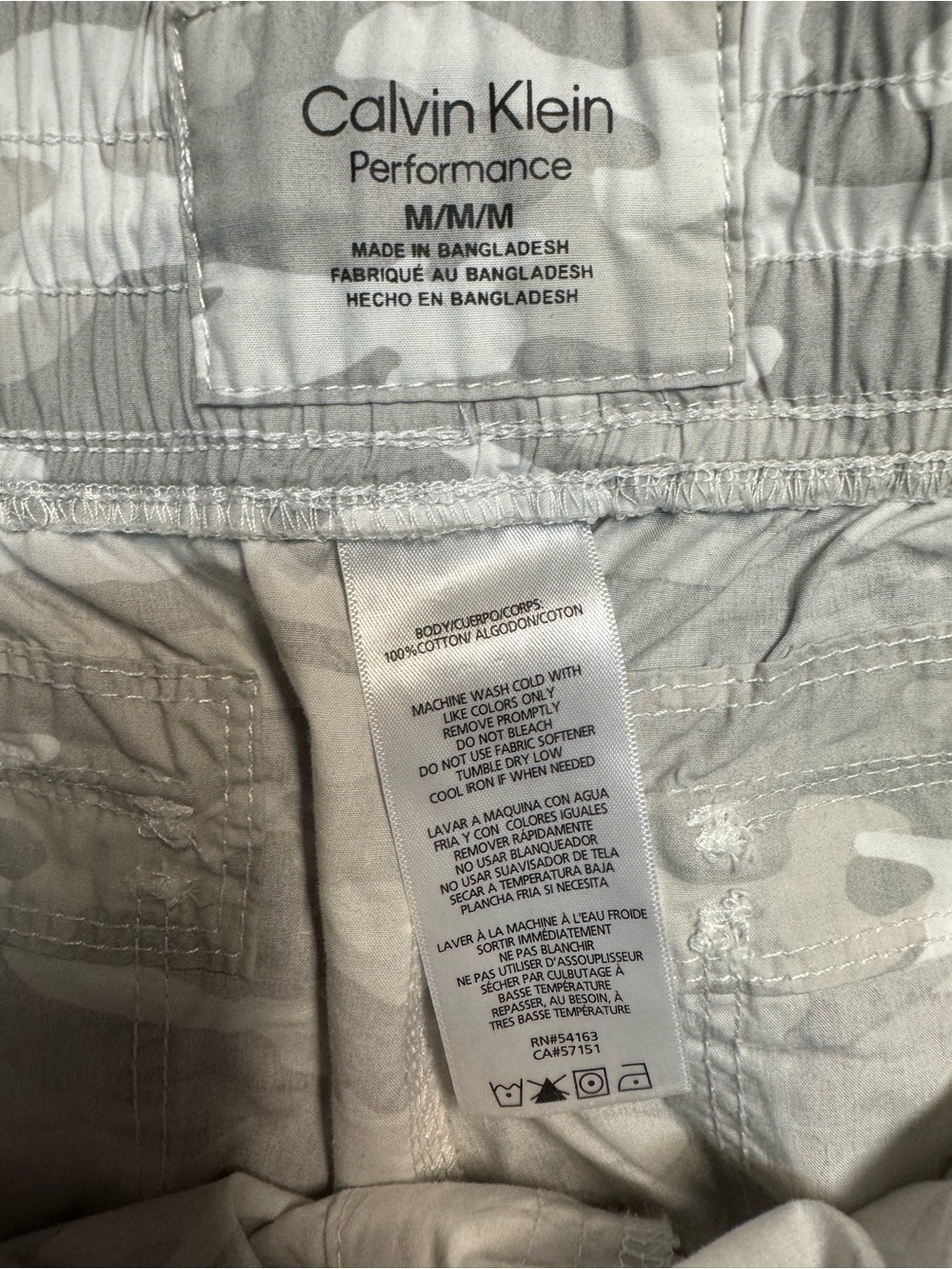 Calvin Klein Performance women's crop cargo pants in a grey and white camouflage - Picture 4 of 6